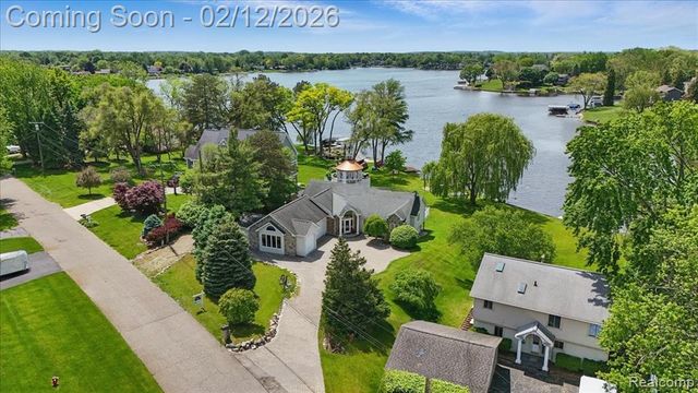 3337 Alco Drive, Waterford, MI 48329