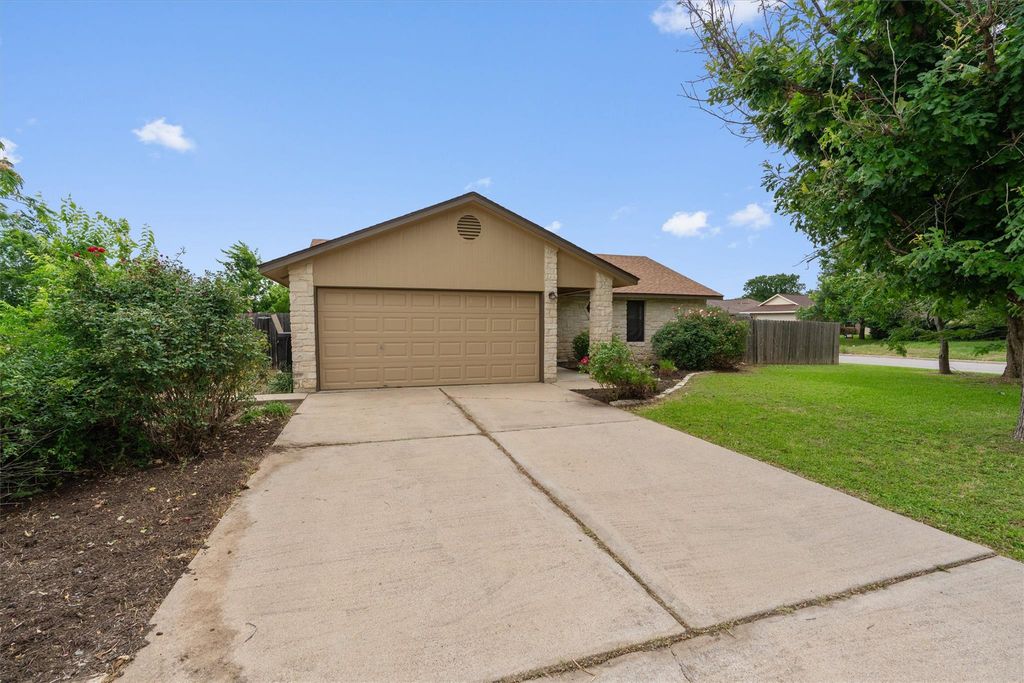 716 Northern TRL, Leander, TX 78641