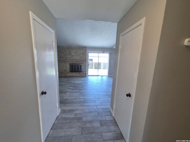 6522 RIDGE WILLOW DR, San Antonio, TX 78233
