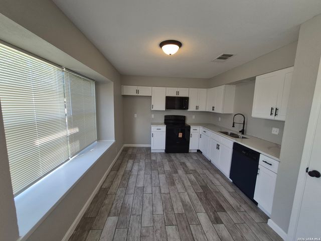 6522 RIDGE WILLOW DR, San Antonio, TX 78233