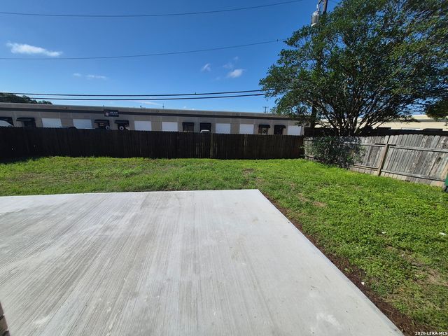 6522 RIDGE WILLOW DR, San Antonio, TX 78233