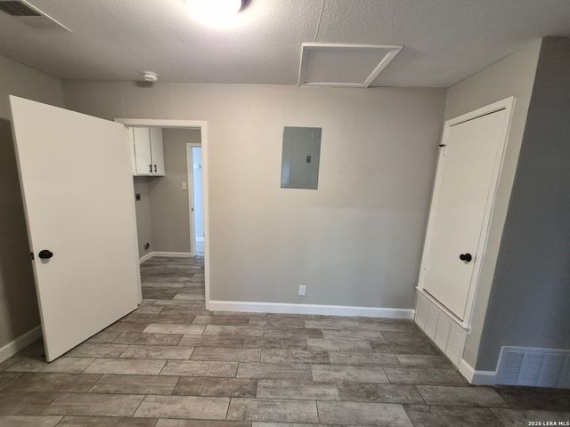 6522 RIDGE WILLOW DR, San Antonio, TX 78233