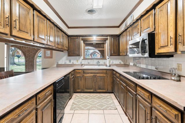 14 Edgewood Lane, Canyon, TX 79015