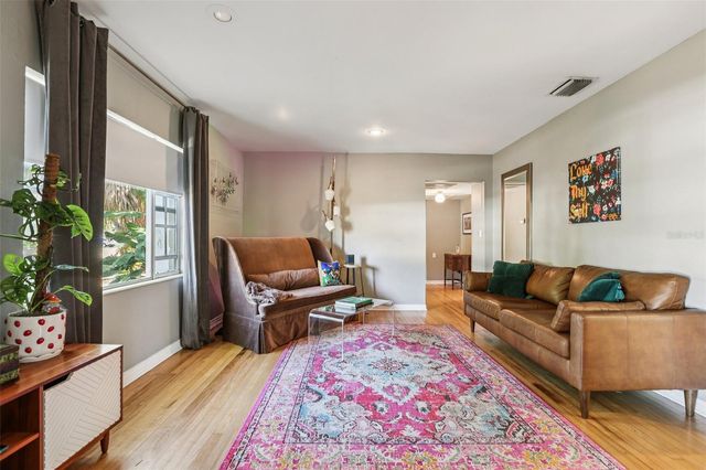 4216 W EUCLID AVENUE, Tampa, FL 33629