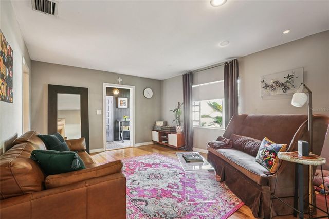 4216 W EUCLID AVENUE, Tampa, FL 33629