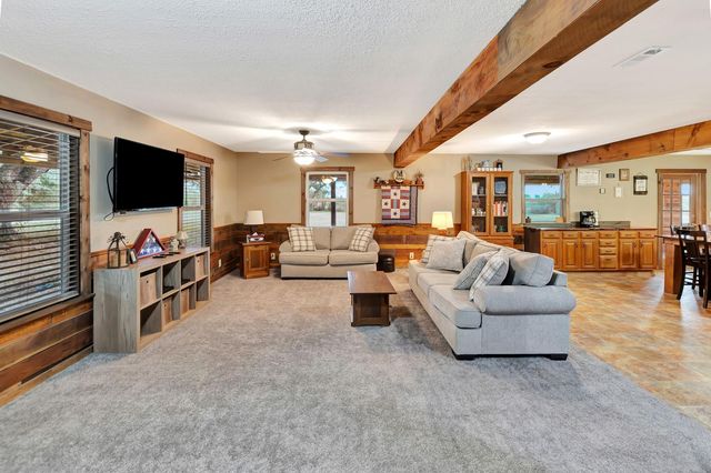 1710 County Road 399, Louise, TX 77455