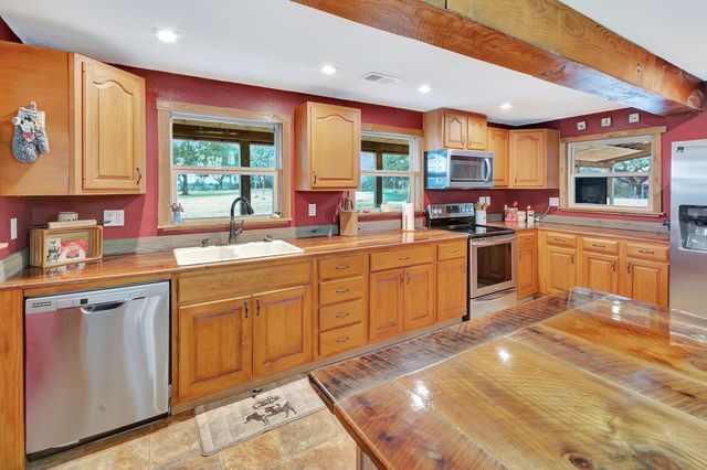 1710 County Road 399, Louise, TX 77455