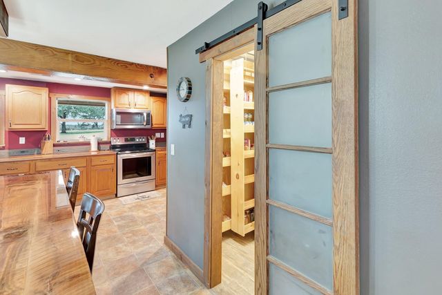 1710 County Road 399, Louise, TX 77455