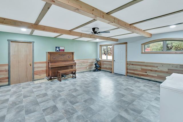 1710 County Road 399, Louise, TX 77455