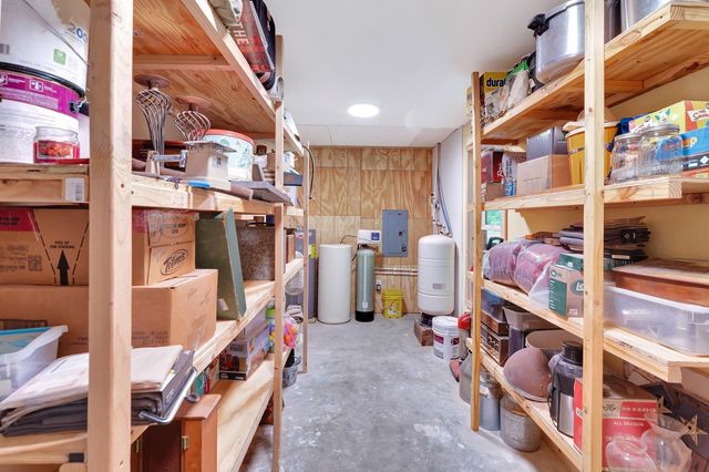 1710 County Road 399, Louise, TX 77455