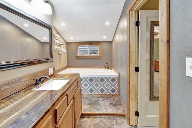 1710 County Road 399, Louise, TX 77455