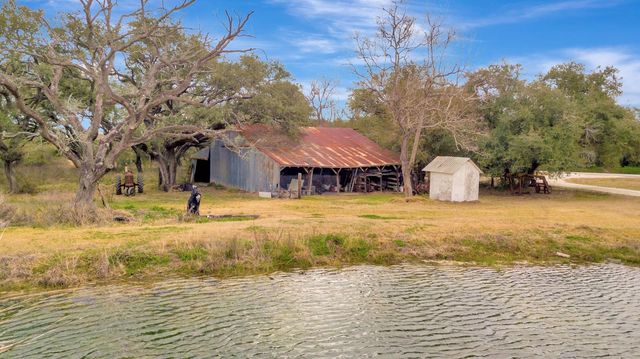 1710 County Road 399, Louise, TX 77455