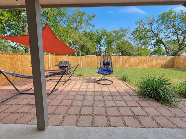 100 Elm Street, Lone Oak, TX 75453