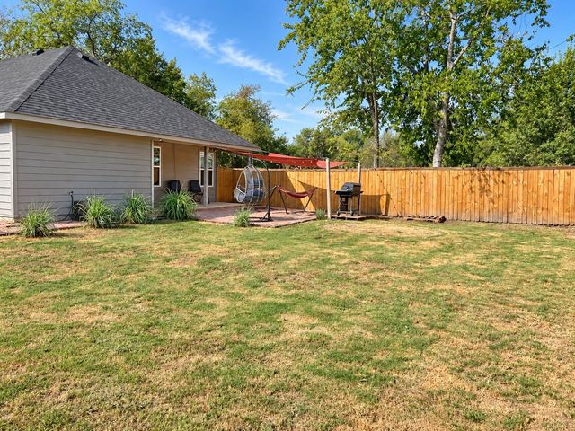 100 Elm Street, Lone Oak, TX 75453