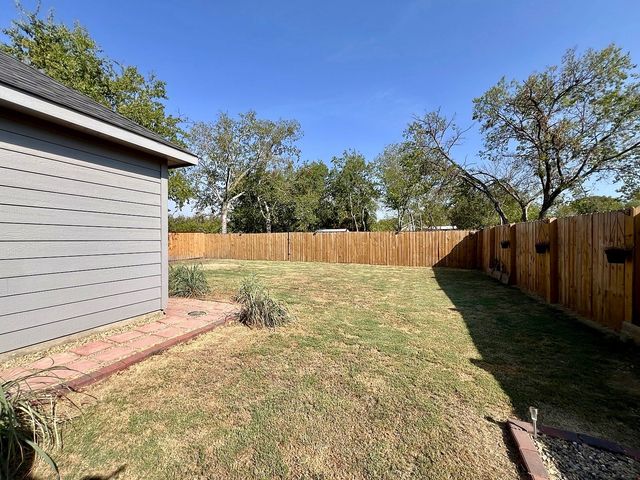 100 Elm Street, Lone Oak, TX 75453
