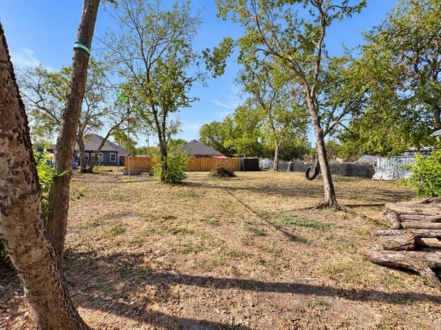 100 Elm Street, Lone Oak, TX 75453