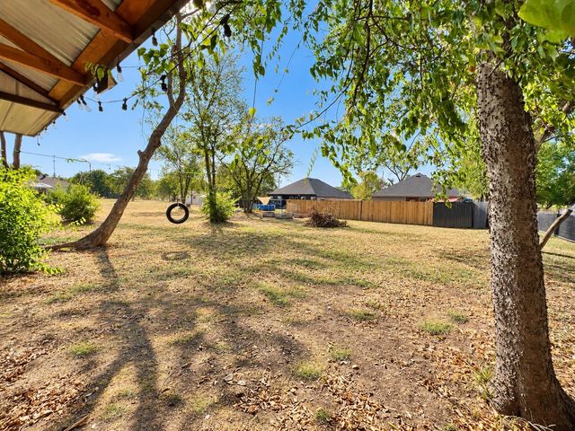 100 Elm Street, Lone Oak, TX 75453
