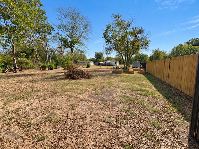 100 Elm Street, Lone Oak, TX 75453