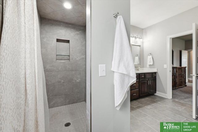 11618 S 110 Street, Papillion, NE 68046