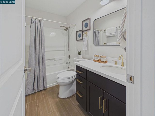 6400 Christie Ave 2202, Emeryville, CA 94608