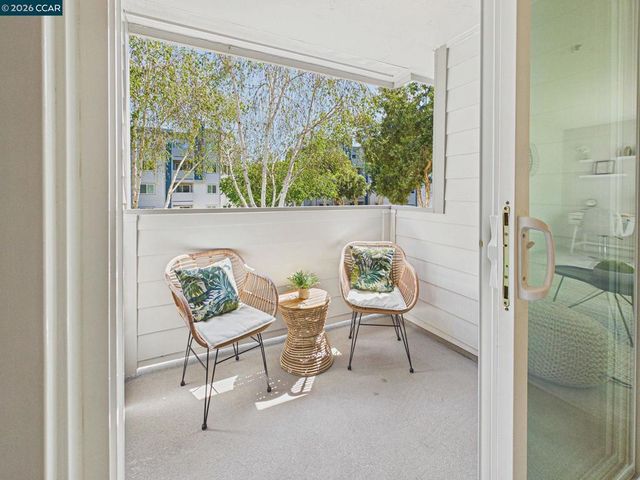 6400 Christie Ave 2202, Emeryville, CA 94608