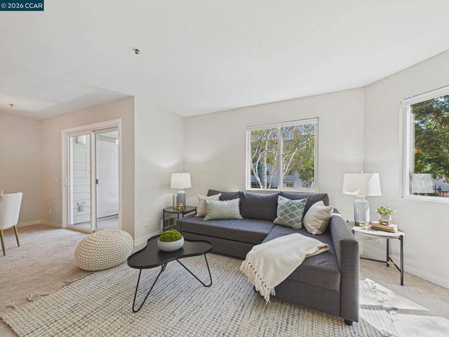 6400 Christie Ave 2202, Emeryville, CA 94608