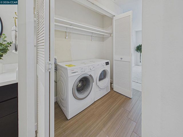 6400 Christie Ave 2202, Emeryville, CA 94608