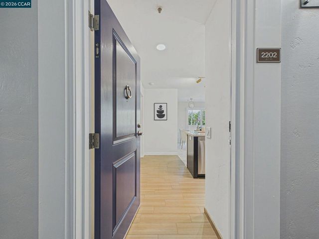 6400 Christie Ave 2202, Emeryville, CA 94608