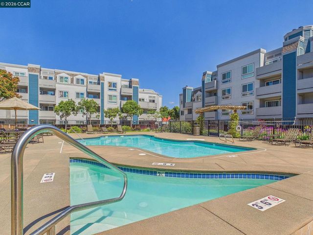 6400 Christie Ave 2202, Emeryville, CA 94608