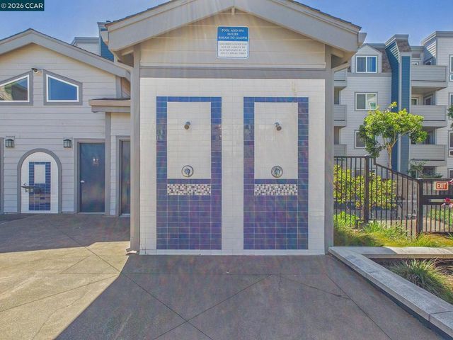 6400 Christie Ave 2202, Emeryville, CA 94608