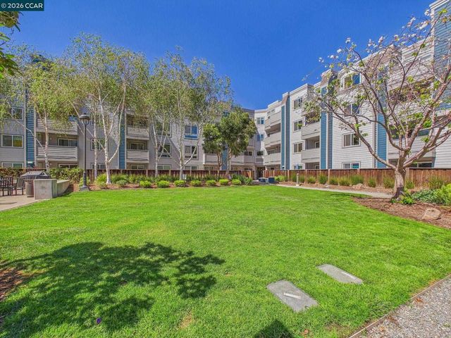 6400 Christie Ave 2202, Emeryville, CA 94608