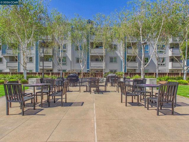 6400 Christie Ave 2202, Emeryville, CA 94608