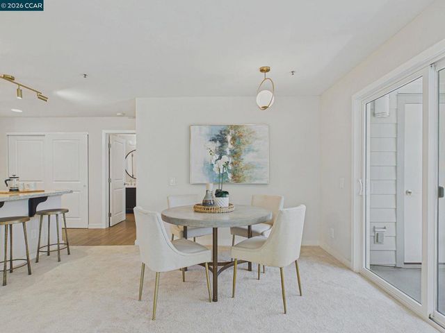 6400 Christie Ave 2202, Emeryville, CA 94608