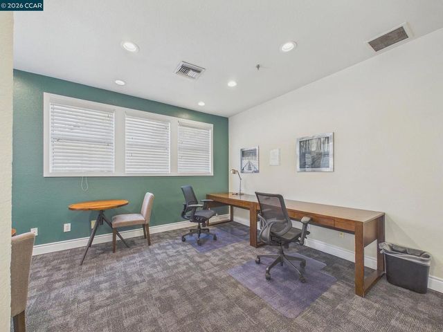 6400 Christie Ave 2202, Emeryville, CA 94608