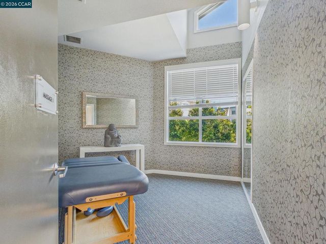 6400 Christie Ave 2202, Emeryville, CA 94608