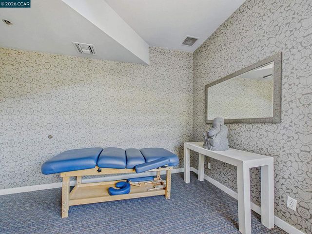 6400 Christie Ave 2202, Emeryville, CA 94608