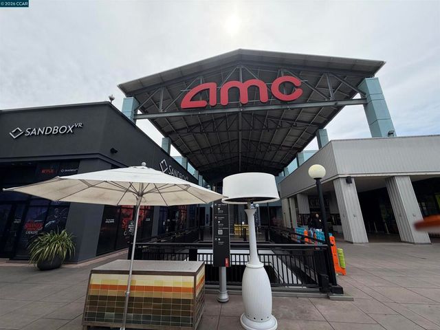 6400 Christie Ave 2202, Emeryville, CA 94608