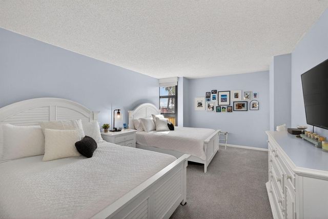 5510 N Ocean Drive 2d, Singer Island, FL 33404