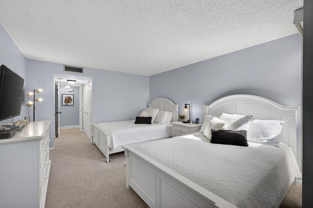 5510 N Ocean Drive 2d, Singer Island, FL 33404