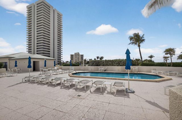 5510 N Ocean Drive 2d, Singer Island, FL 33404