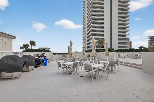 5510 N Ocean Drive 2d, Singer Island, FL 33404