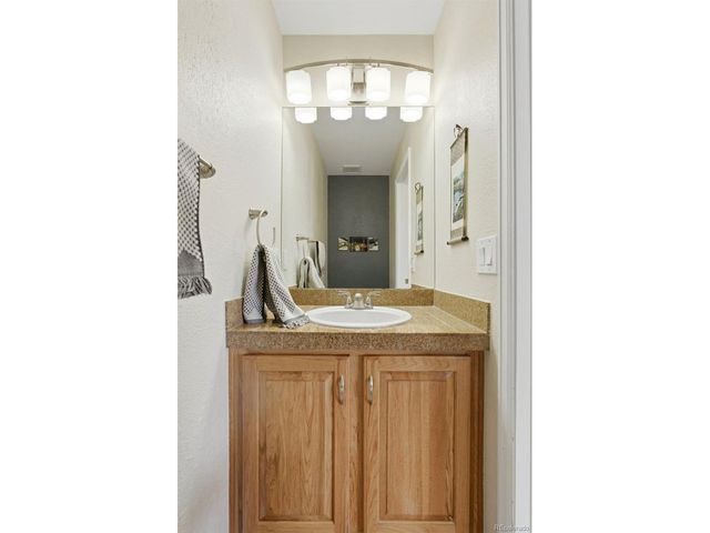22102 E Ida Pl, Aurora, CO 80015