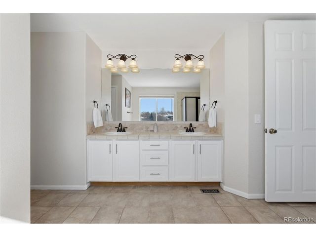 22102 E Ida Pl, Aurora, CO 80015