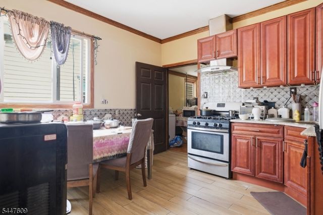 495 Totowa Ave, Paterson City, NJ 07522
