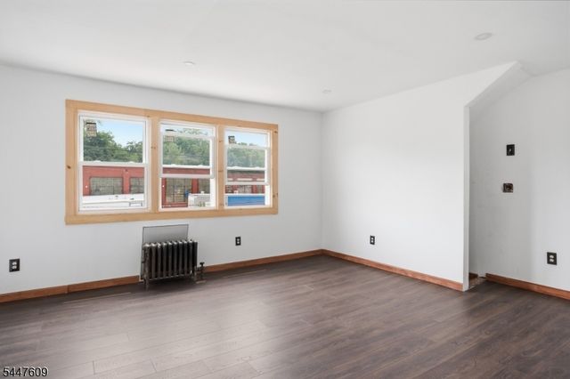 495 Totowa Ave, Paterson City, NJ 07522