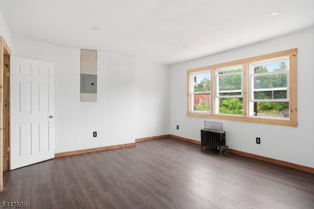 495 Totowa Ave, Paterson City, NJ 07522