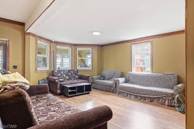 495 Totowa Ave, Paterson City, NJ 07522