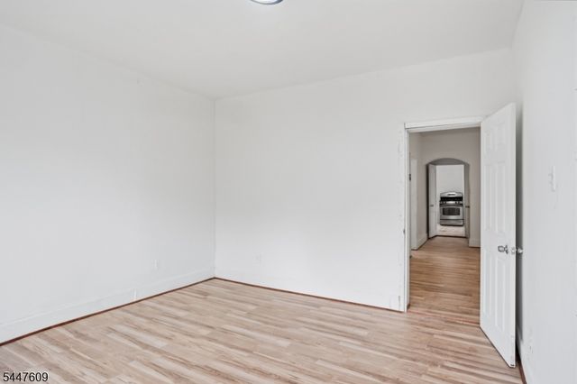 495 Totowa Ave, Paterson City, NJ 07522