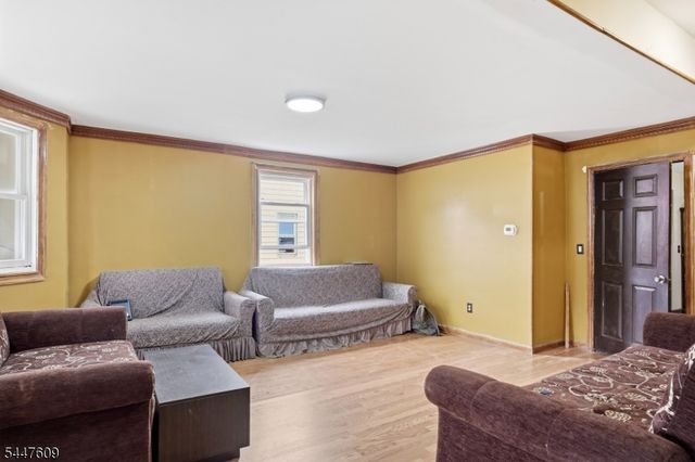495 Totowa Ave, Paterson City, NJ 07522