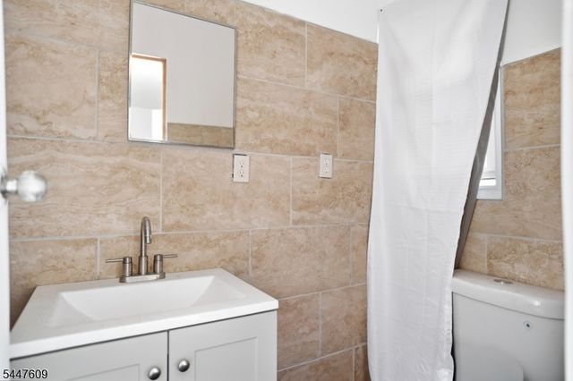 495 Totowa Ave, Paterson City, NJ 07522
